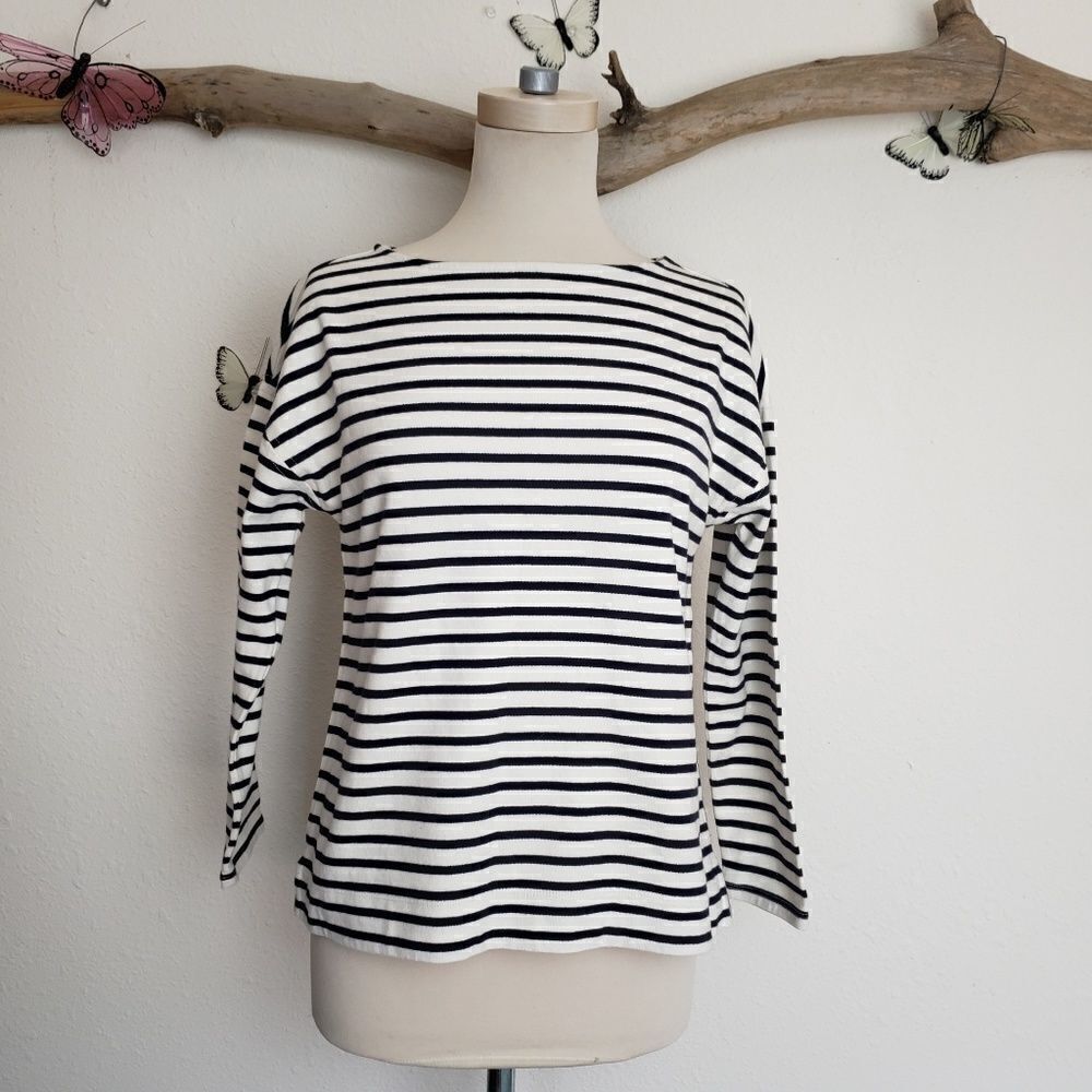 Vineyard vines navy and white striped top XS